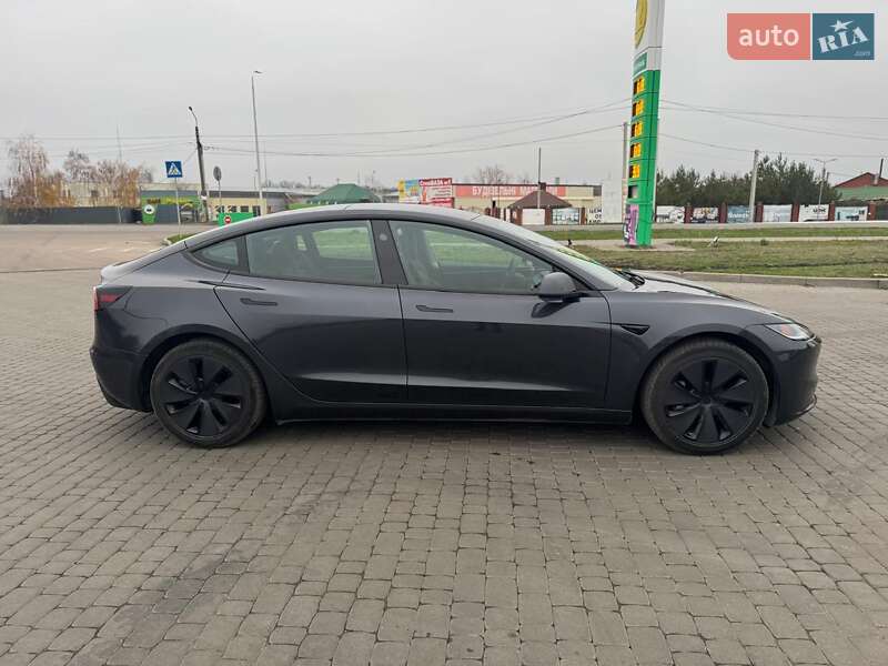 Седан Tesla Model 3 2024 в Новомосковске