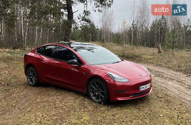 Седан Tesla Model 3 2023 в Житомирі
