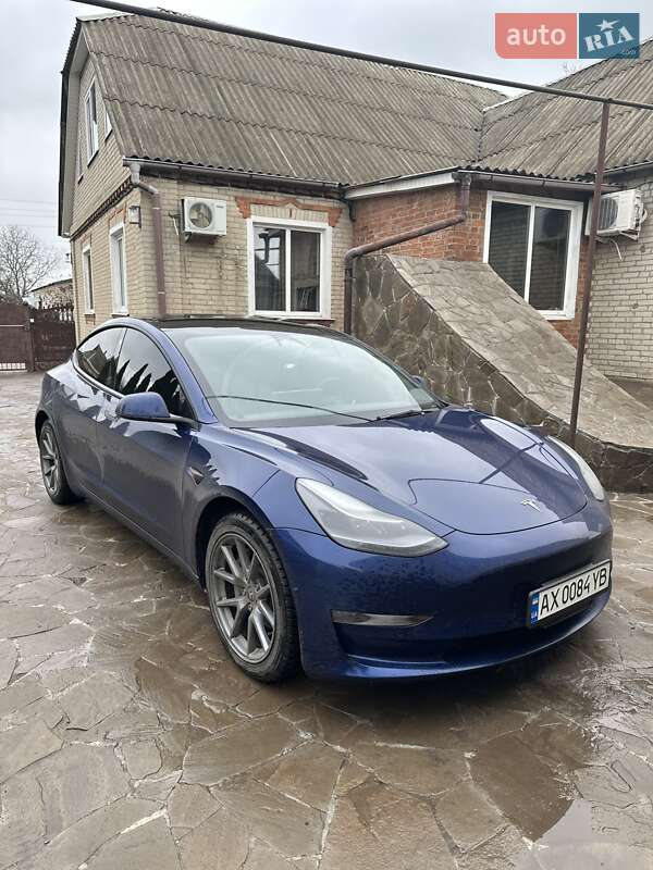 Седан Tesla Model 3 2022 в Харкові