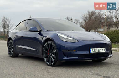 Седан Tesla Model 3 2020 в Дніпрі