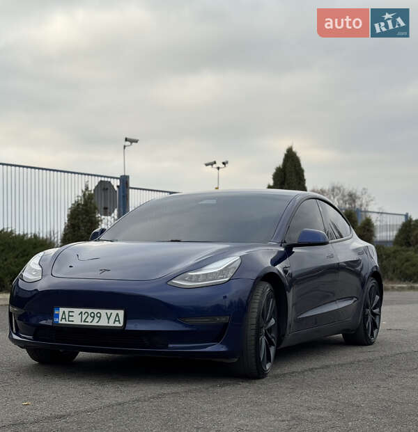 Седан Tesla Model 3 2020 в Днепре