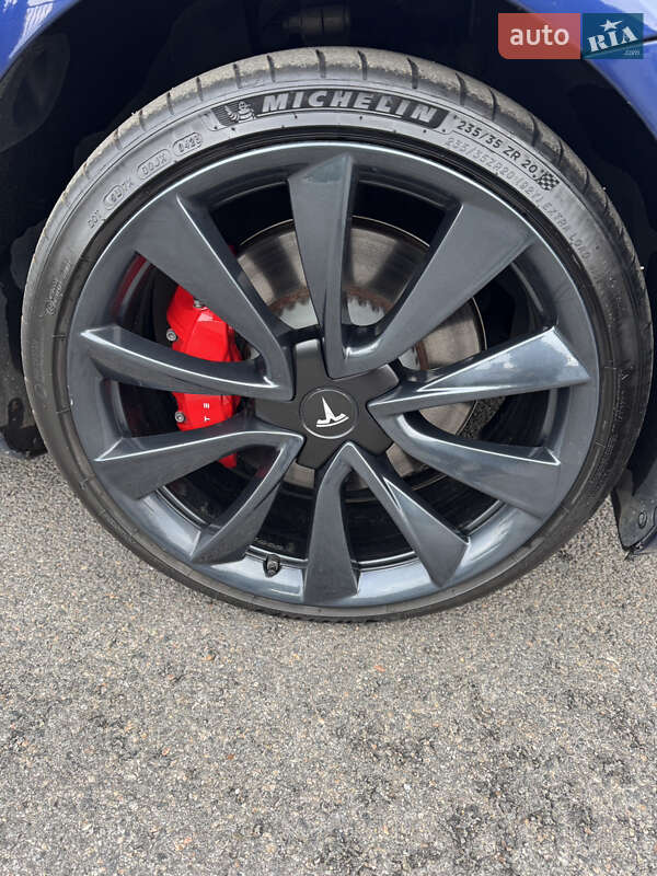 Седан Tesla Model 3 2020 в Днепре