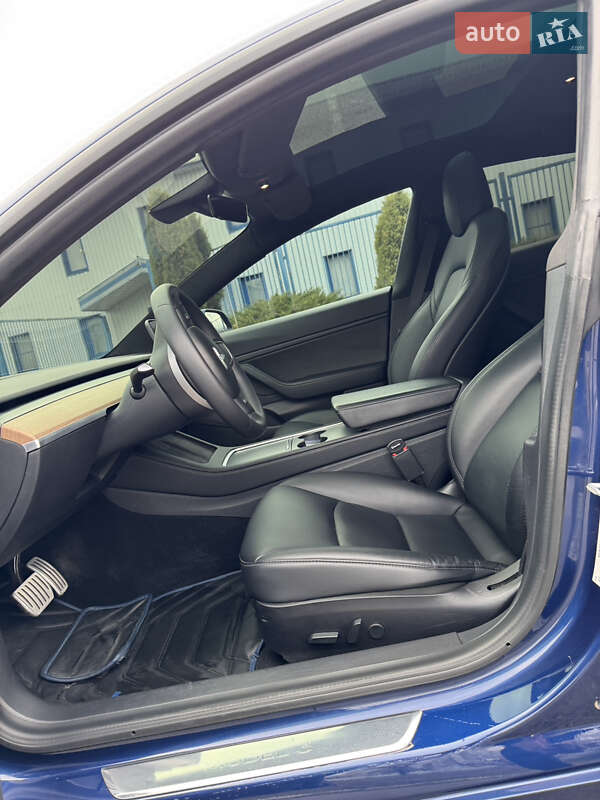 Седан Tesla Model 3 2020 в Днепре