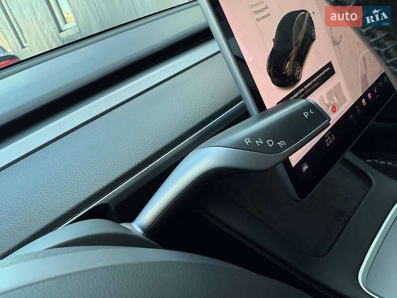 Седан Tesla Model 3 2020 в Києві