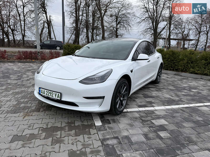 Tesla Model 3 2021