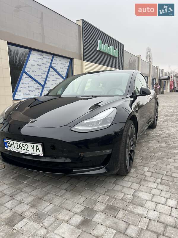 Седан Tesla Model 3 2023 в Одесі