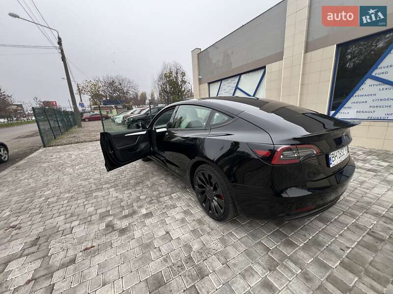 Седан Tesla Model 3 2023 в Одесі