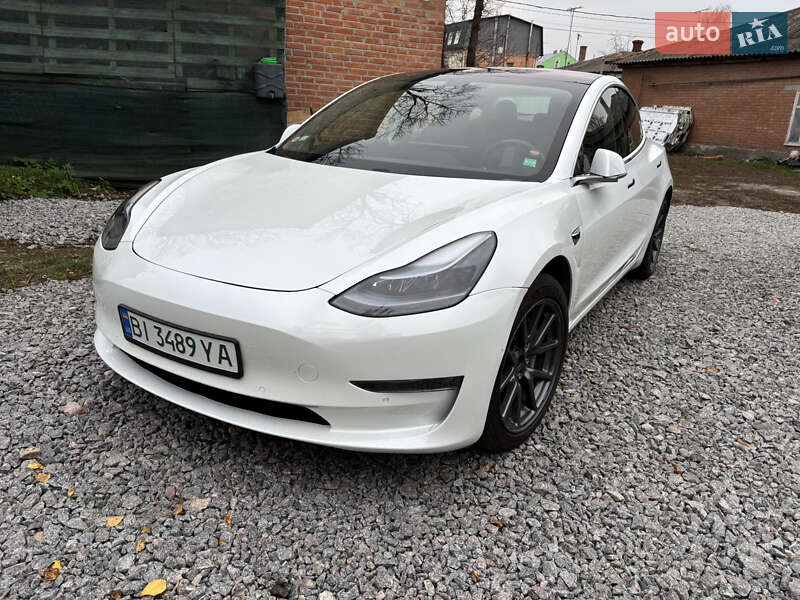 Седан Tesla Model 3 2019 в Полтаві