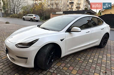 Седан Tesla Model 3 2021 в Ужгороде