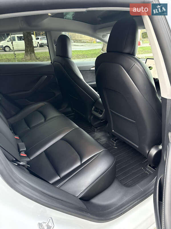 Седан Tesla Model 3 2021 в Ужгороде фото 54 Седан Tesla Model 3 2021 в Ужгороде