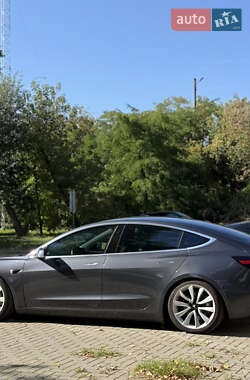 Седан Tesla Model 3 2018 в Киеве