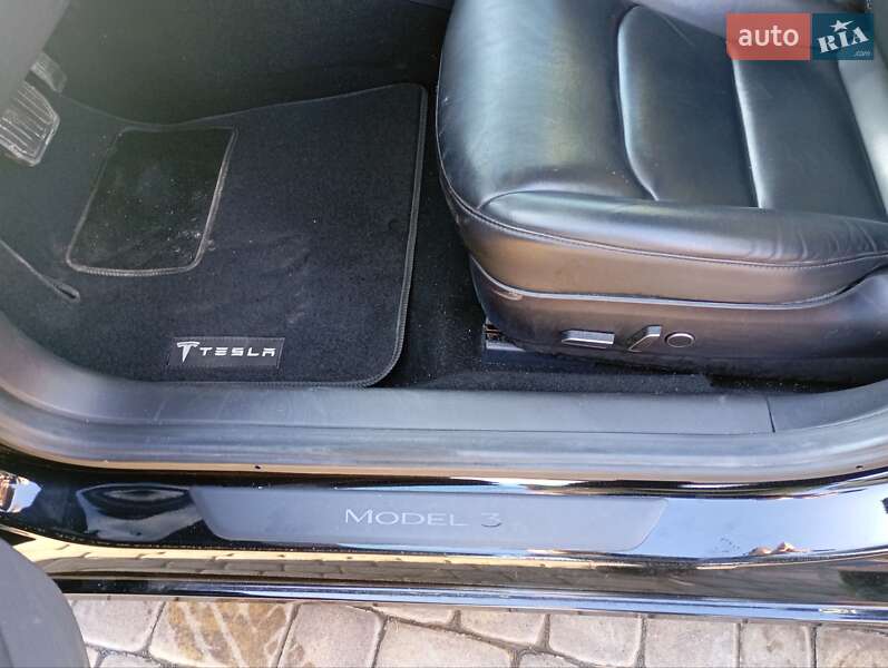Седан Tesla Model 3 2020 в Луцке фото 7 Седан Tesla Model 3 2020 в Луцке