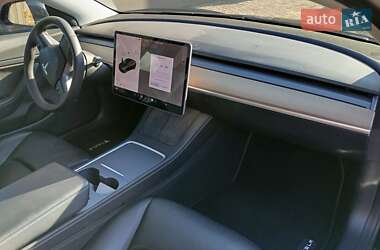 Седан Tesla Model 3 2020 в Луцке