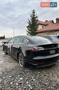 Седан Tesla Model 3 2019 в Львове