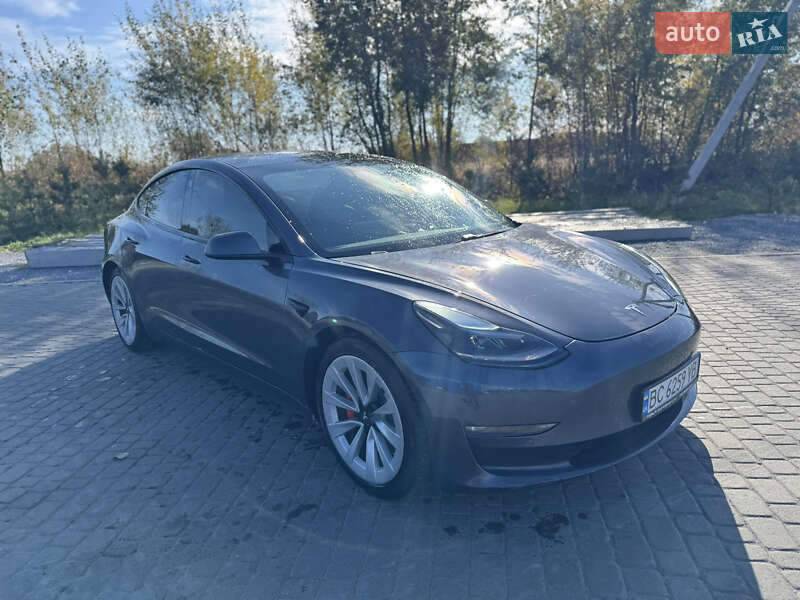 Седан Tesla Model 3 2021 в Львові