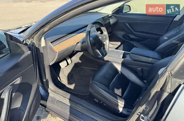 Седан Tesla Model 3 2021 в Львові