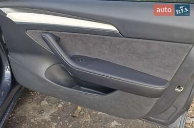 Седан Tesla Model 3 2022 в Кривому Розі