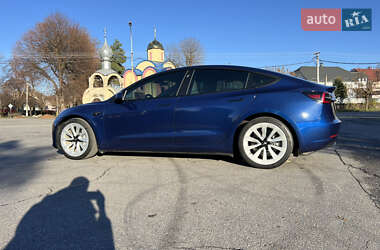 Седан Tesla Model 3 2022 в Ужгороді