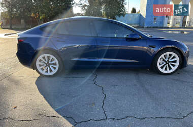 Седан Tesla Model 3 2022 в Ужгороді