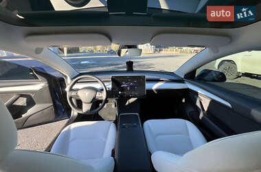 Седан Tesla Model 3 2022 в Ужгороді