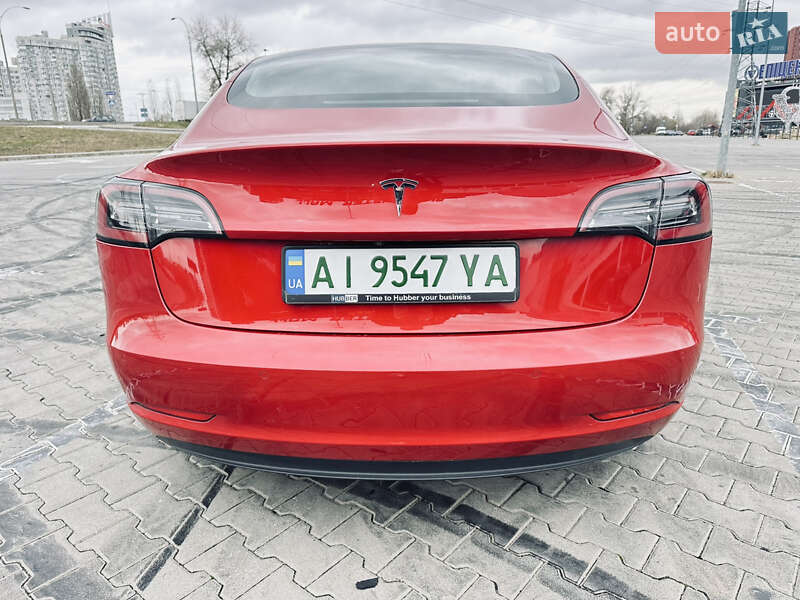 Седан Tesla Model 3 2019 в Києві
