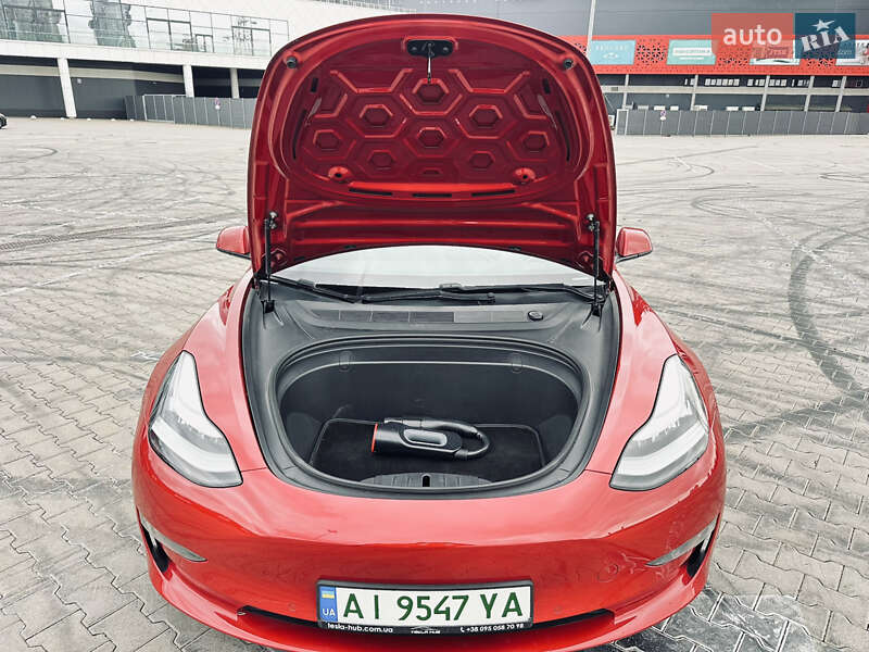 Седан Tesla Model 3 2019 в Києві