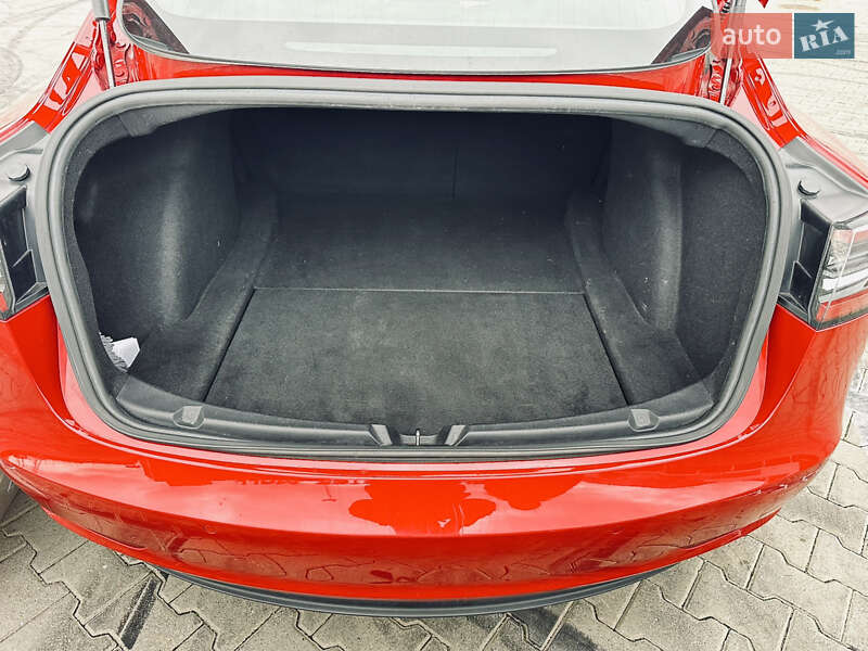 Седан Tesla Model 3 2019 в Києві