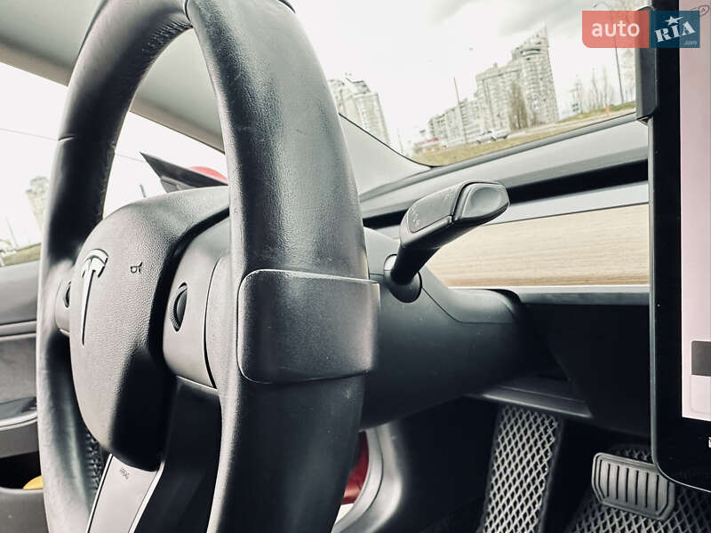 Седан Tesla Model 3 2019 в Києві
