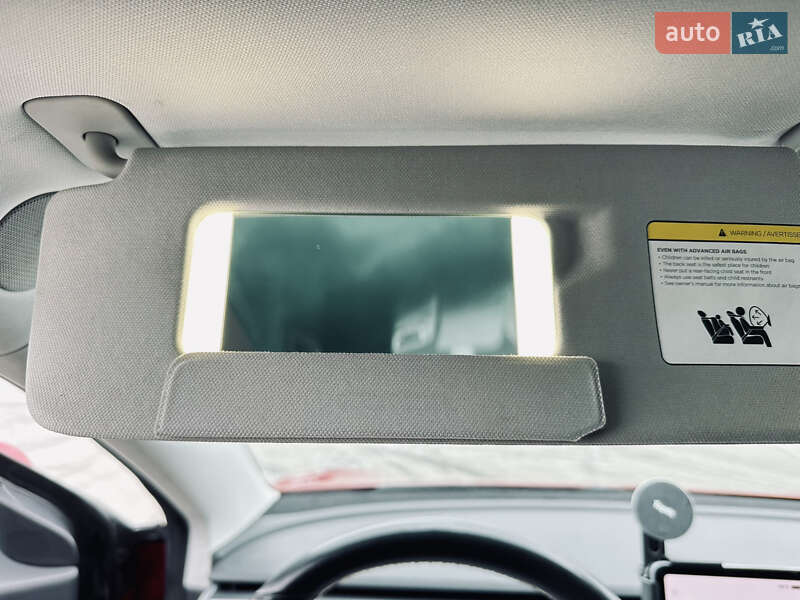 Седан Tesla Model 3 2019 в Києві