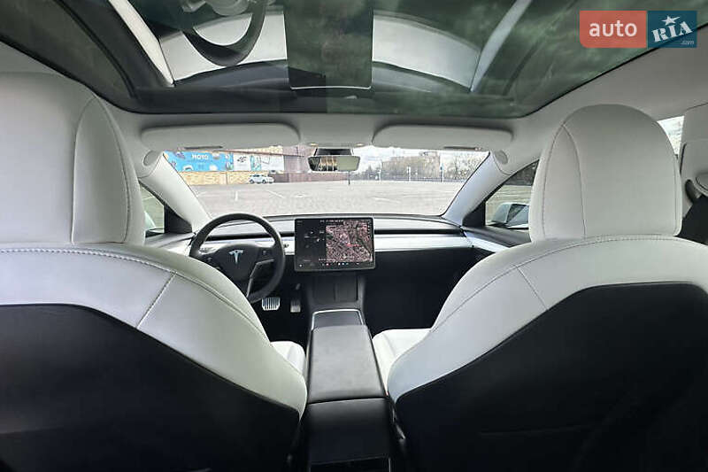 Седан Tesla Model 3 2021 в Киеве