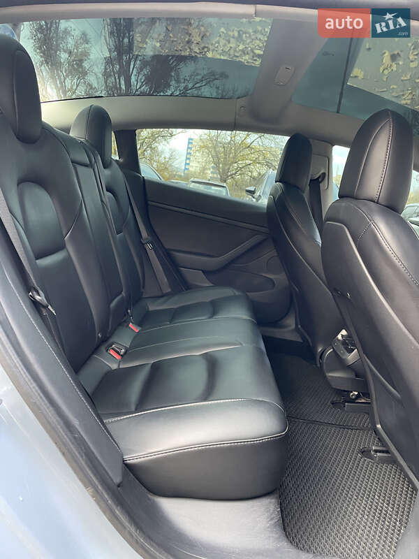 Седан Tesla Model 3 2021 в Запоріжжі