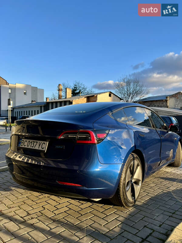 Седан Tesla Model 3 2019 в Львові