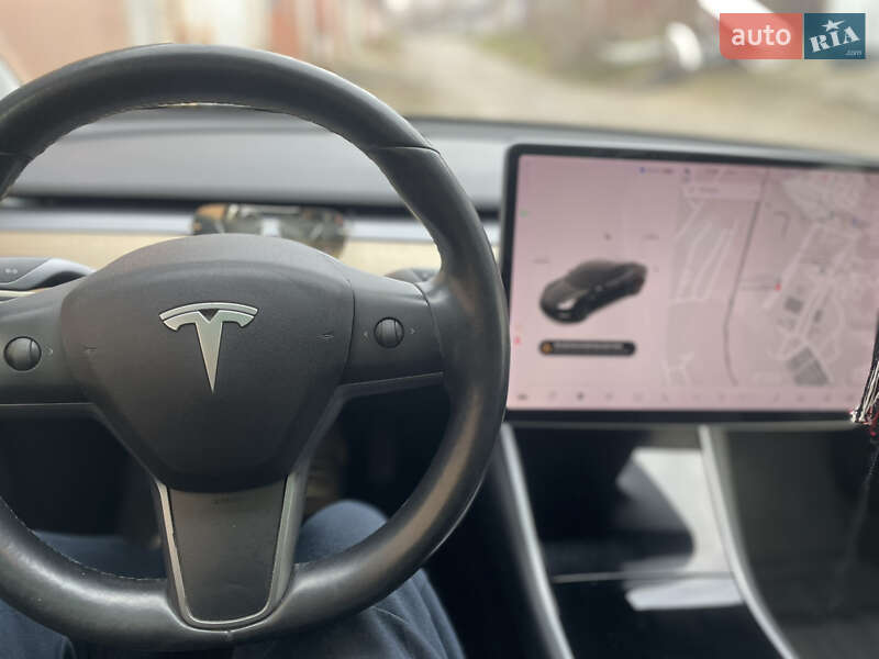 Седан Tesla Model 3 2019 в Тернополе