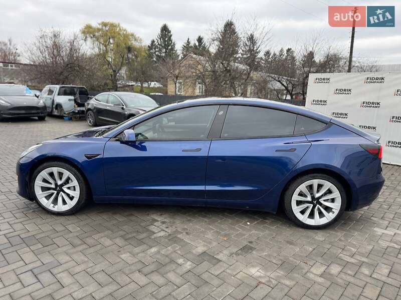Седан Tesla Model 3 2022 в Луцке