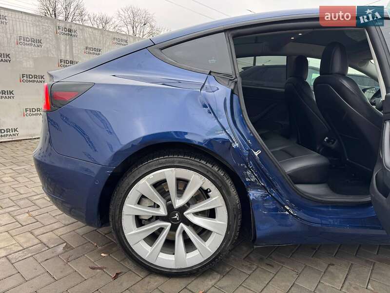 Седан Tesla Model 3 2022 в Луцке