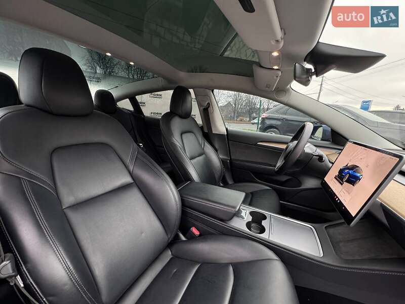 Седан Tesla Model 3 2022 в Луцке