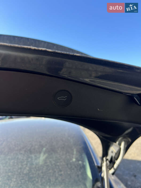 Седан Tesla Model 3 2021 в Луцьку