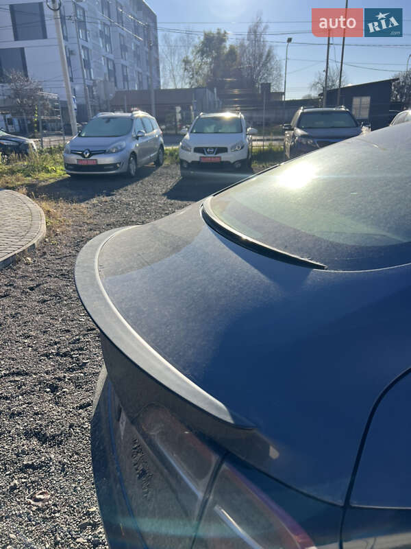 Седан Tesla Model 3 2021 в Луцьку