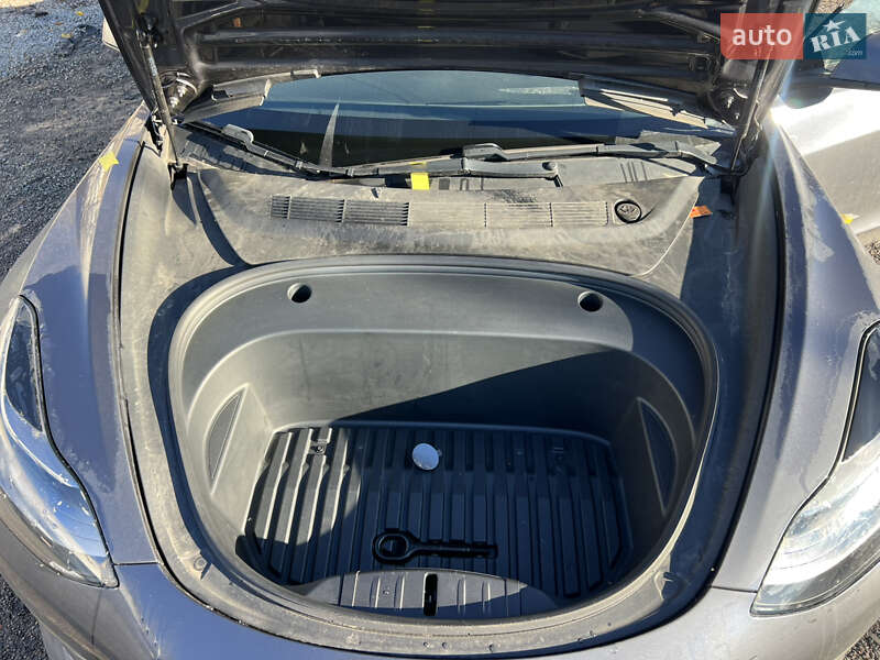 Седан Tesla Model 3 2021 в Луцьку