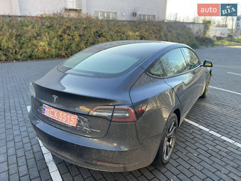 Седан Tesla Model 3 2022 в Луцьку