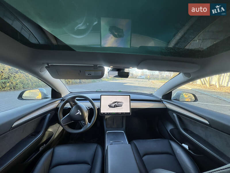 Седан Tesla Model 3 2022 в Луцьку