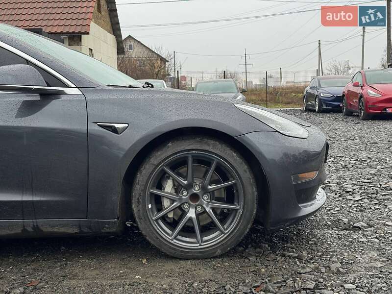 Седан Tesla Model 3 2018 в Луцьку