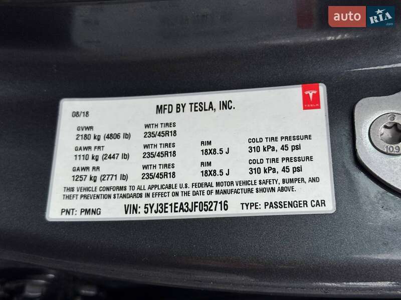 Седан Tesla Model 3 2018 в Луцьку