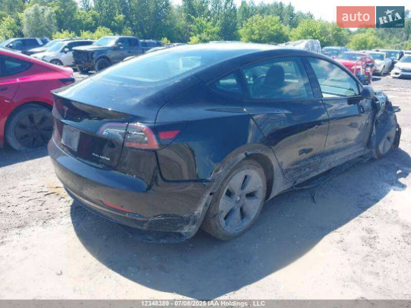 Седан Tesla Model 3 2023 в Одесі