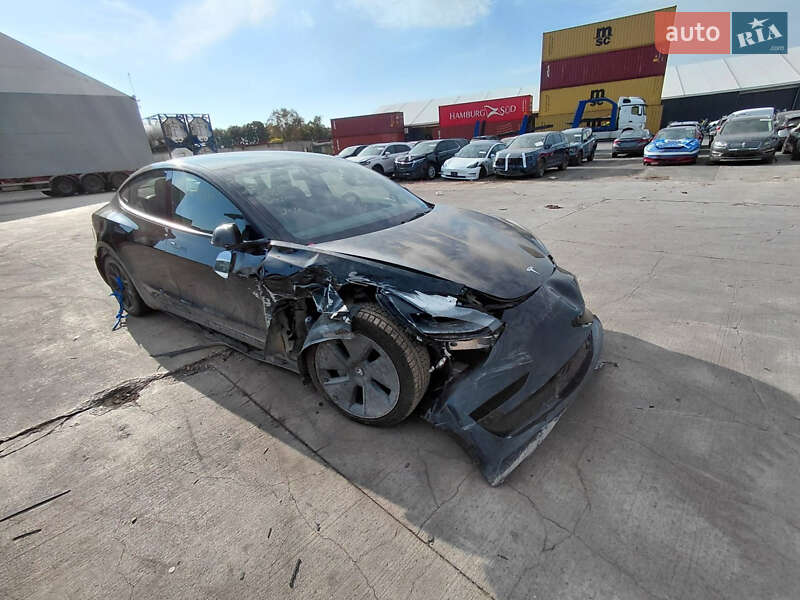 Седан Tesla Model 3 2023 в Одесі