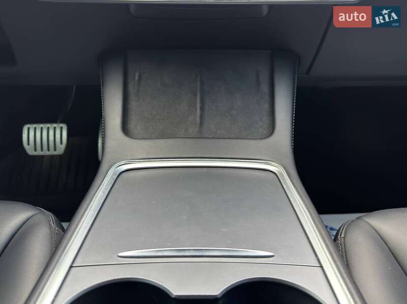 Седан Tesla Model 3 2022 в Львові