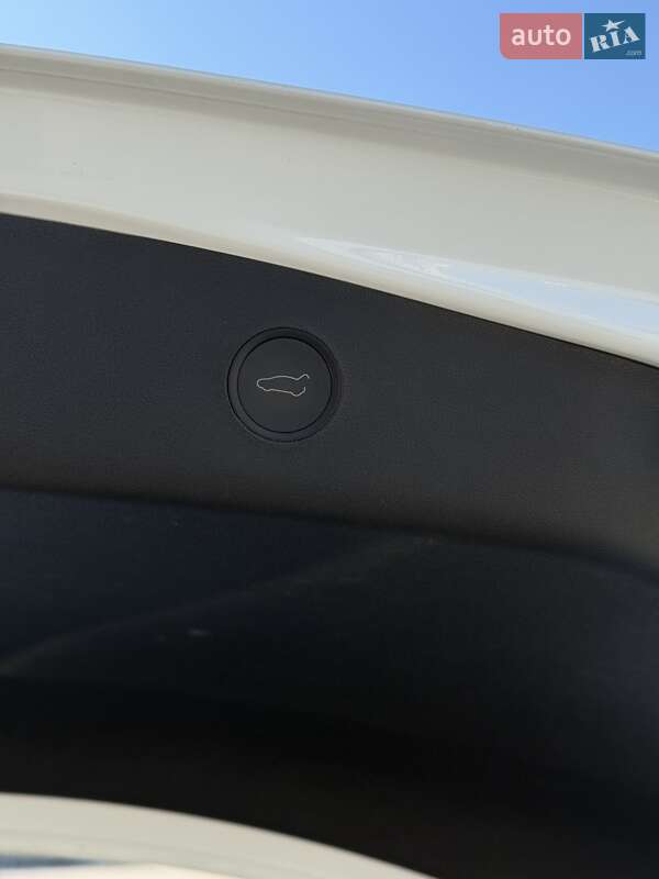 Седан Tesla Model 3 2022 в Киеве фото 18 Седан Tesla Model 3 2022 в Киеве