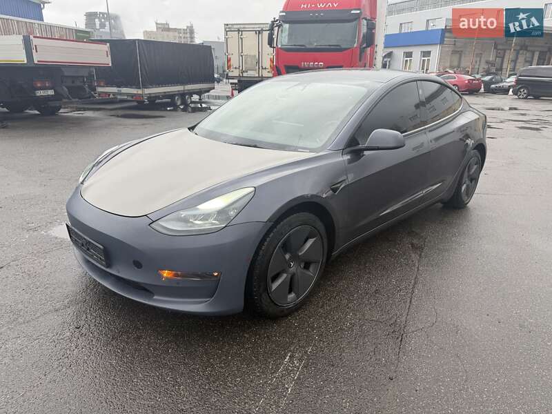 Седан Tesla Model 3 2022 в Киеве