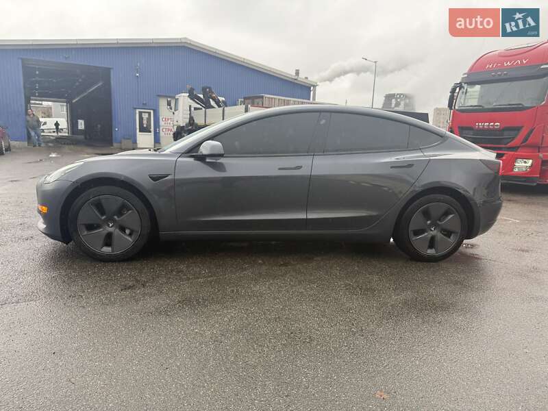 Седан Tesla Model 3 2022 в Киеве