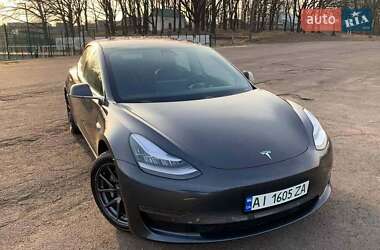 Седан Tesla Model 3 2018 в Львові